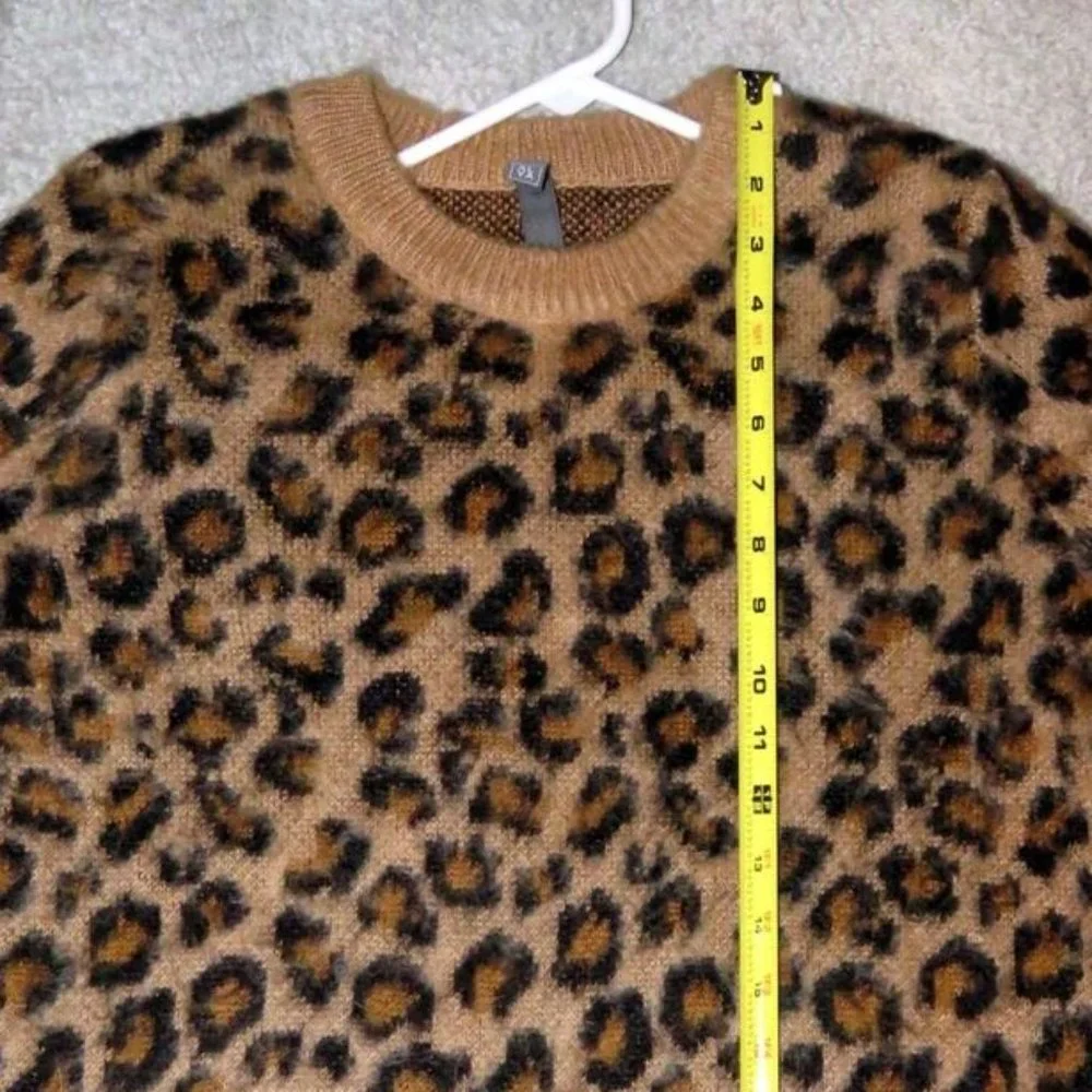 Francesca's Alya Animal Print Fuzzy Crewneck Pullover Sweater Size Small EUC